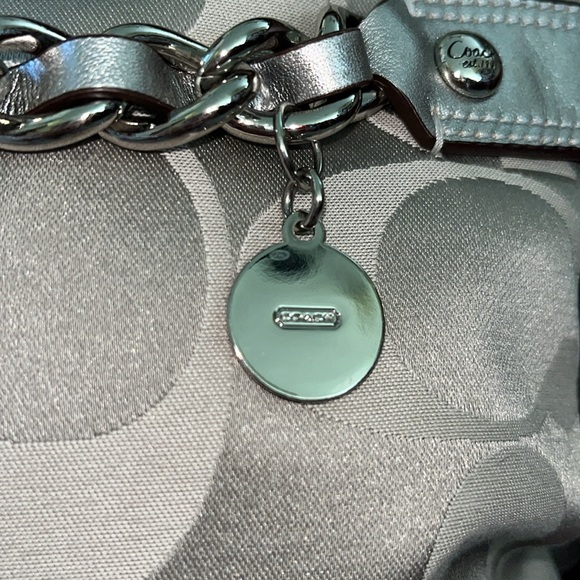 Coach Rare Crossbody/ Shoulder Bag Like New signature C silver/ metallic leather - Picture 5 of 16